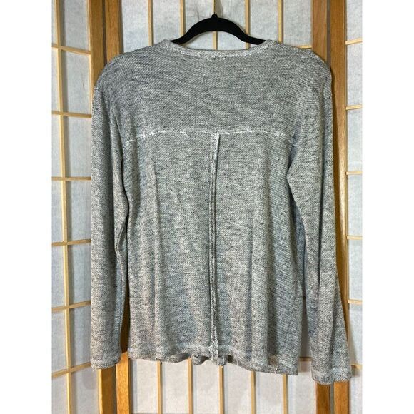 Democracy Sm Distressed Knit Top - Picture 7 of 15